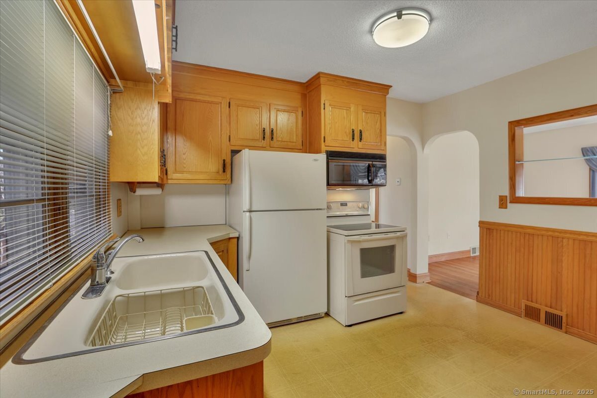 4 Charlotte Street, Watertown, Connecticut image 4