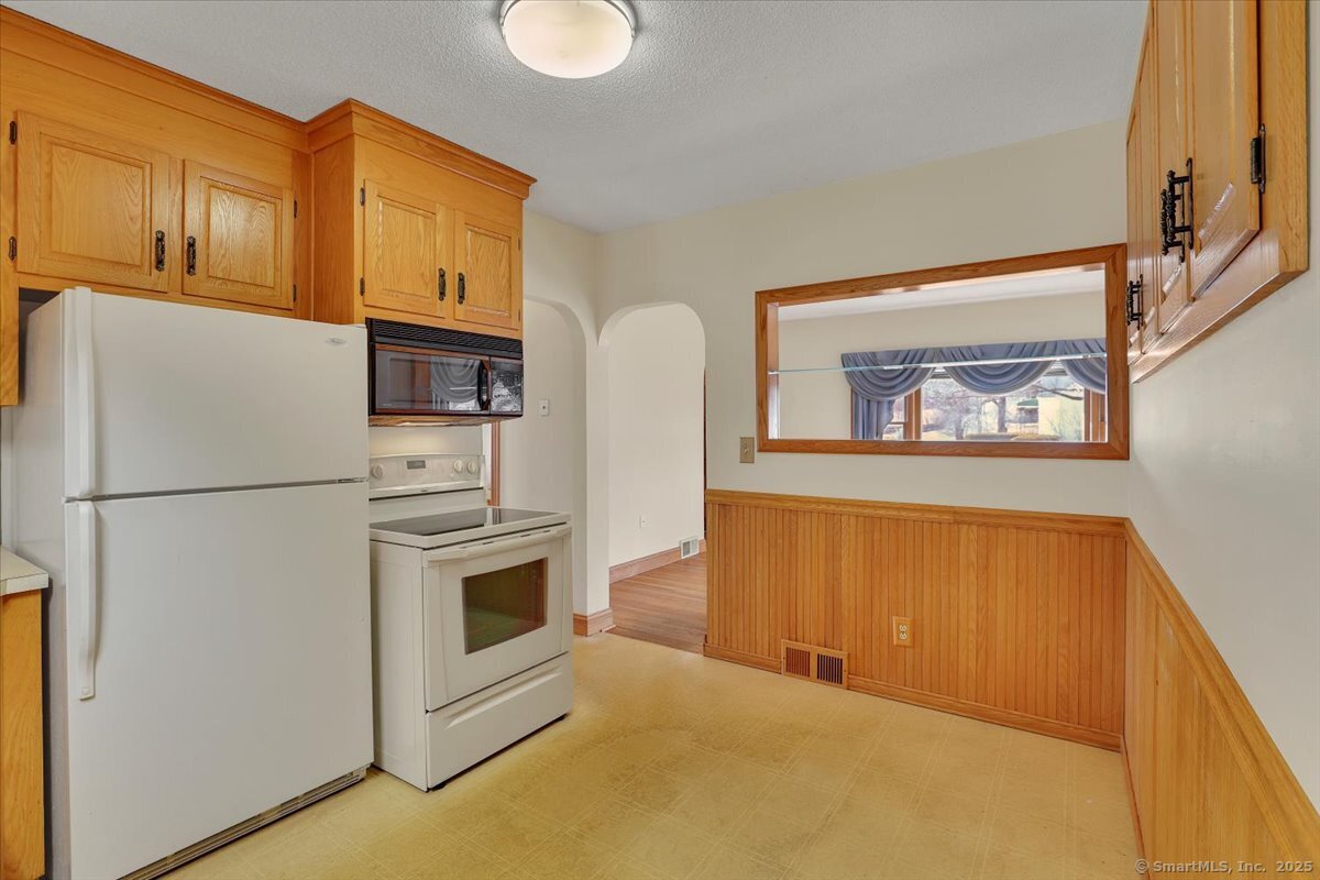 4 Charlotte Street, Watertown, Connecticut image 5