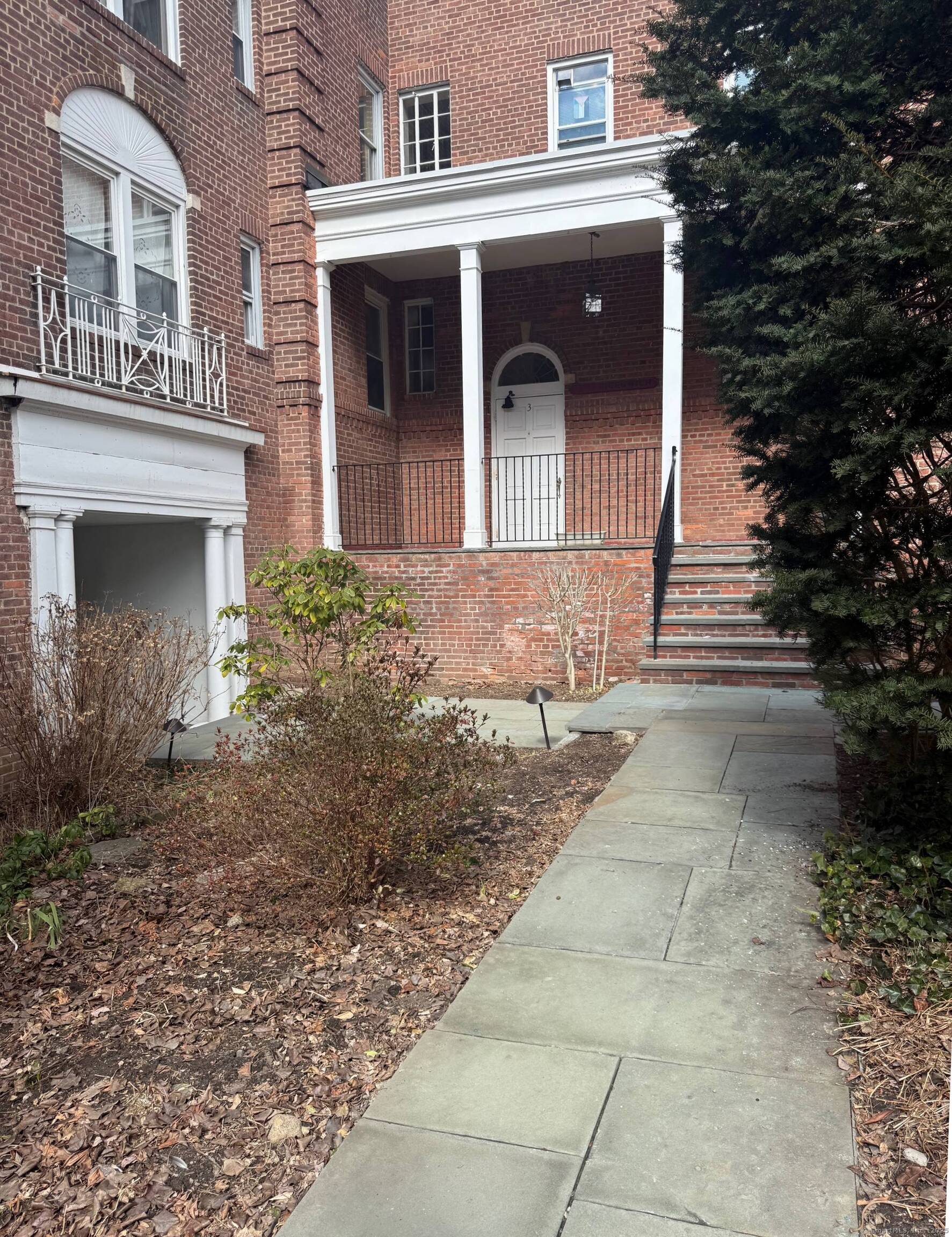 Strawberry Hill Avenue Apt 3-3B, Stamford, Connecticut - 1 Bathrooms  
1 Rooms - 