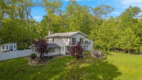135 Gary Road, Stamford, CT 06903 - #: 24095228