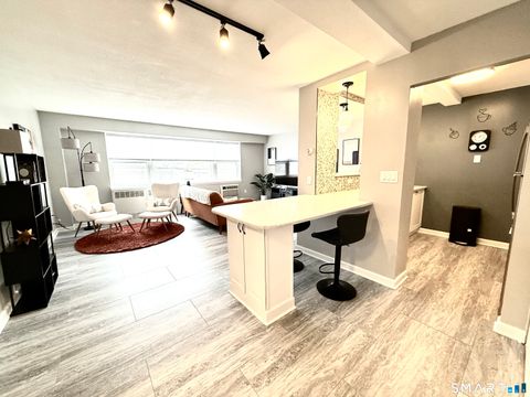 Photo of 292 Pequot Avenue #2G, New London, CT 06320 (MLS # 24158134)