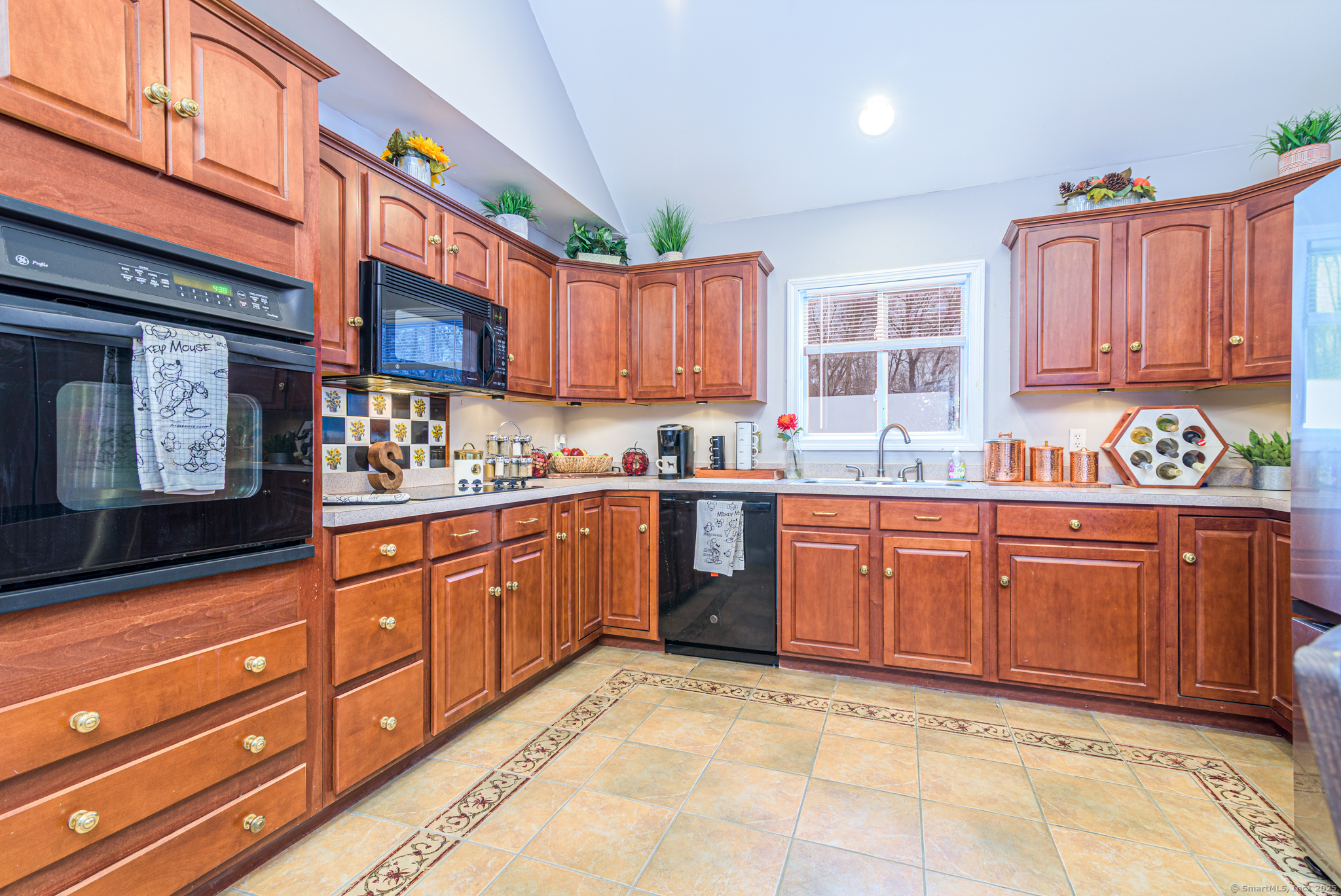 364 Wheeler Road, Stonington, Connecticut image 13