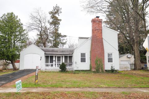 11 Giddings Avenue Windsor CT 06095
