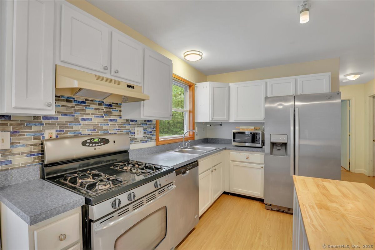 571 W Main Street, Hebron, Connecticut image 8