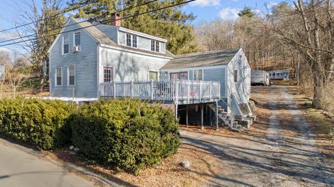 A home in Deep River