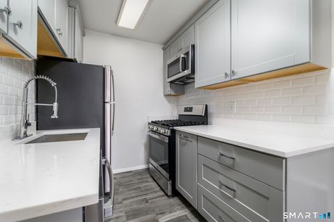 Photo of 140 Grove Street #APT 5B, Stamford, CT 06901 (MLS # 24156064)