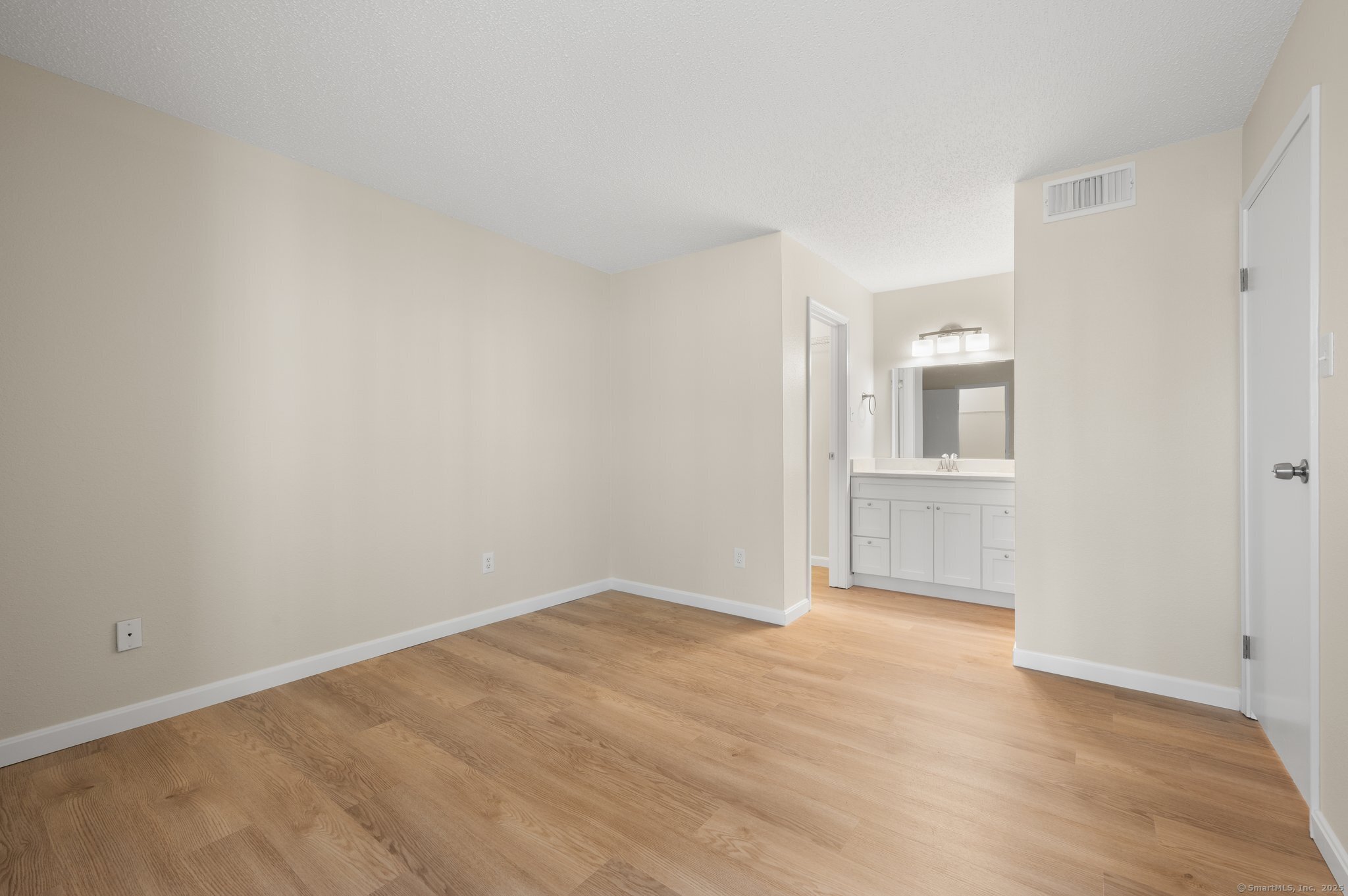 75 Crown Knoll Court #APT 101, Groton, Connecticut image 14