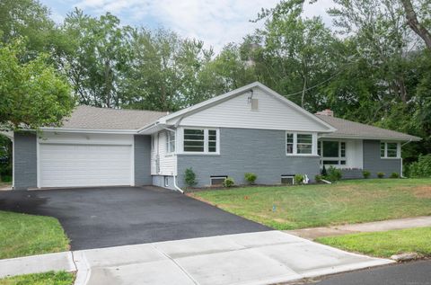 52 Clover Circle Hamden CT 06514