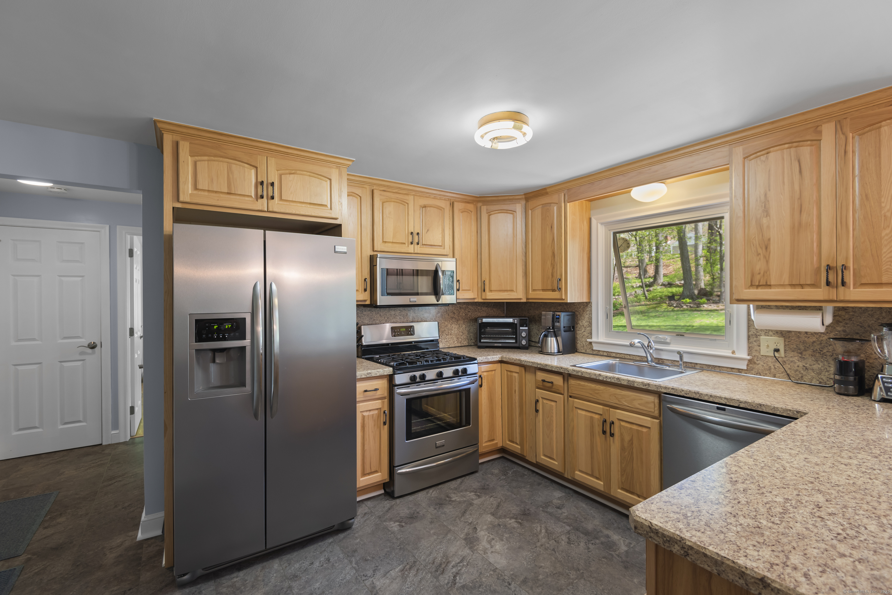 19 Alexander Drive, Meriden, Connecticut image 17