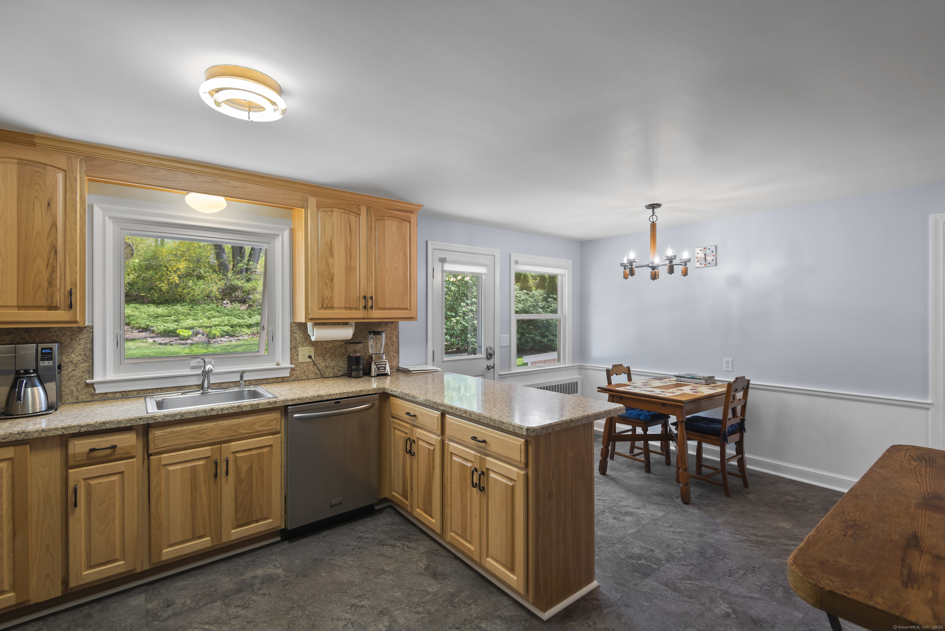 19 Alexander Drive, Meriden, Connecticut image 12