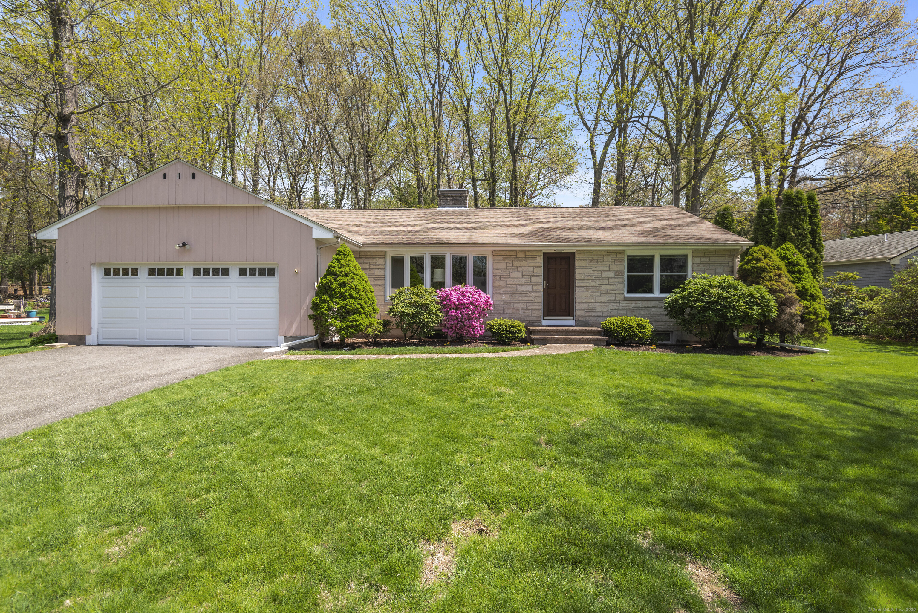 Property for Sale at Alexander Drive, Meriden, Connecticut - Bedrooms: 3 
Bathrooms: 2 
Rooms: 7  - $339,000