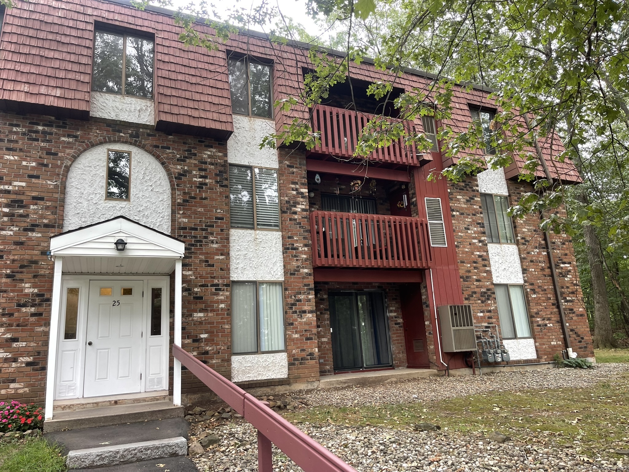 25 Woodsedge Drive APT 6C