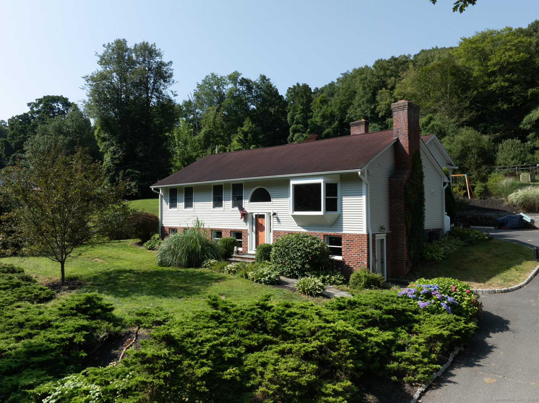 View Newtown, CT 06470 house