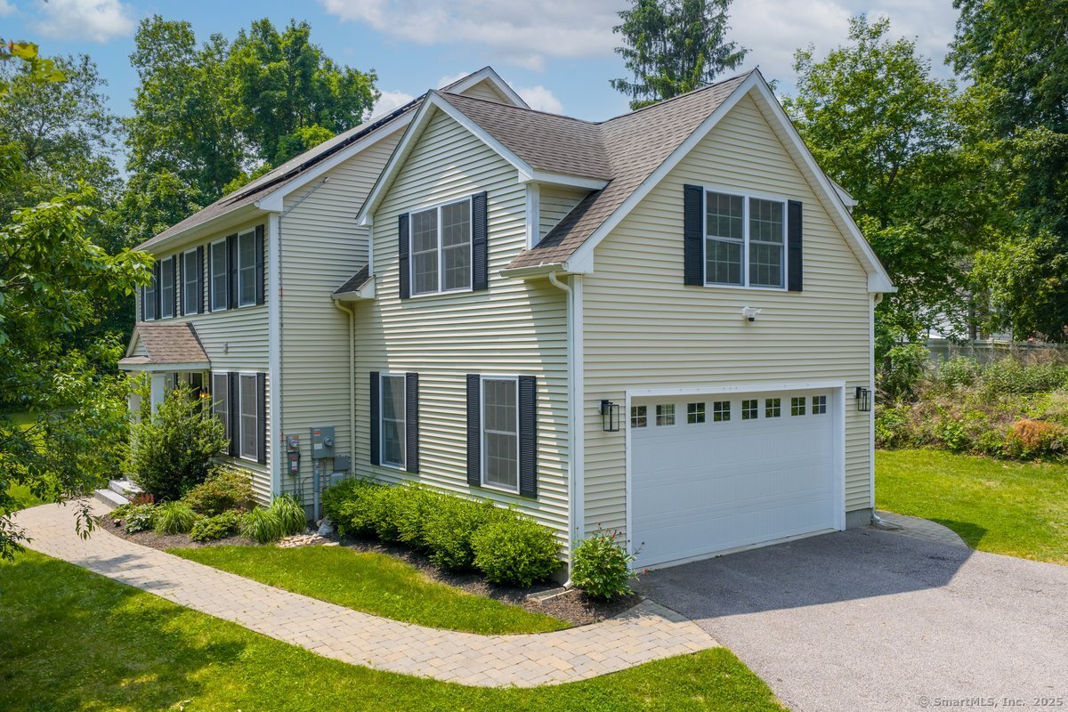 Property for Sale at New London Road, Groton, Connecticut - Bedrooms: 4 
Bathrooms: 3 
Rooms: 8  - $739,000
