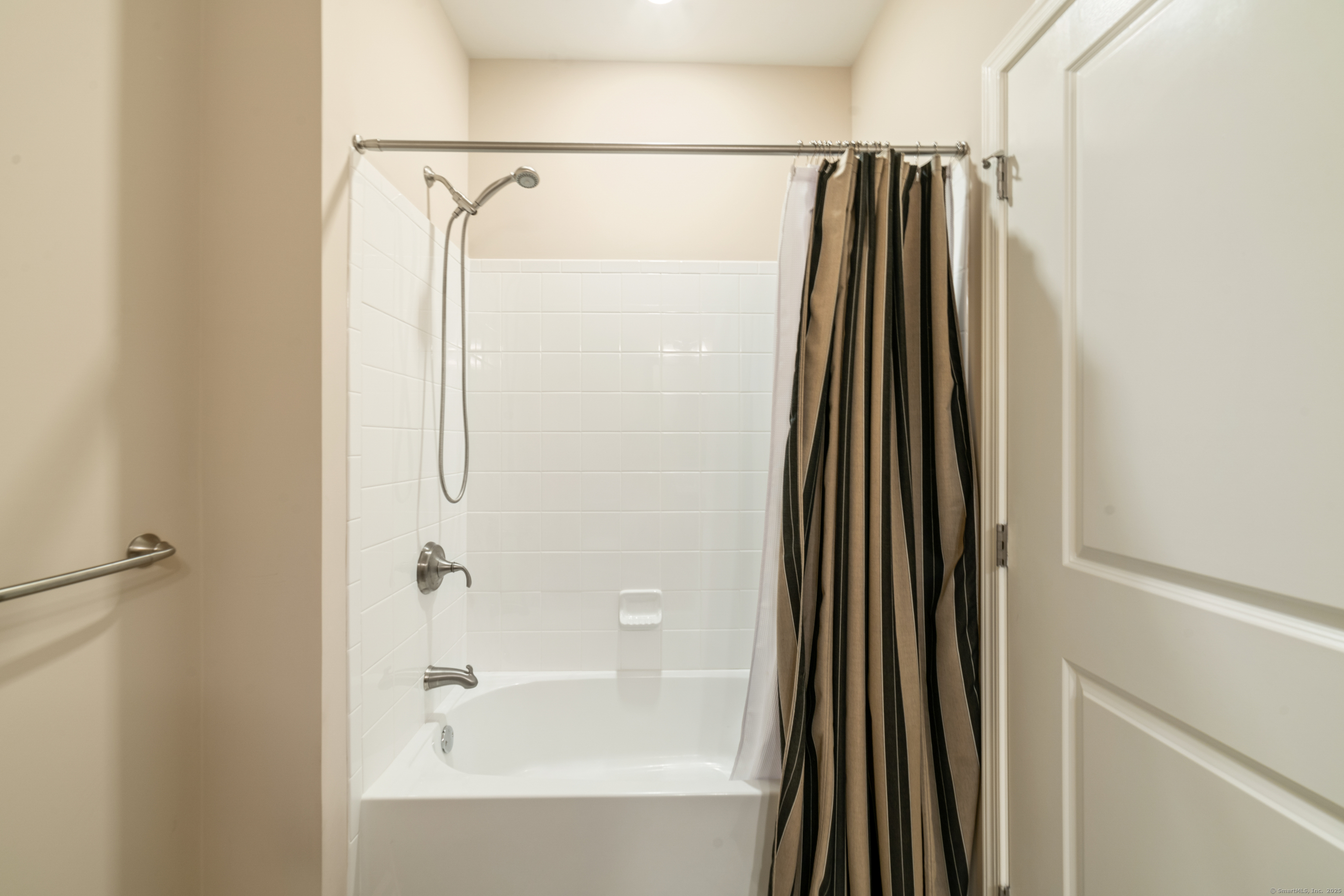 802 Center Meadow Lane #802, Danbury, Connecticut image 28