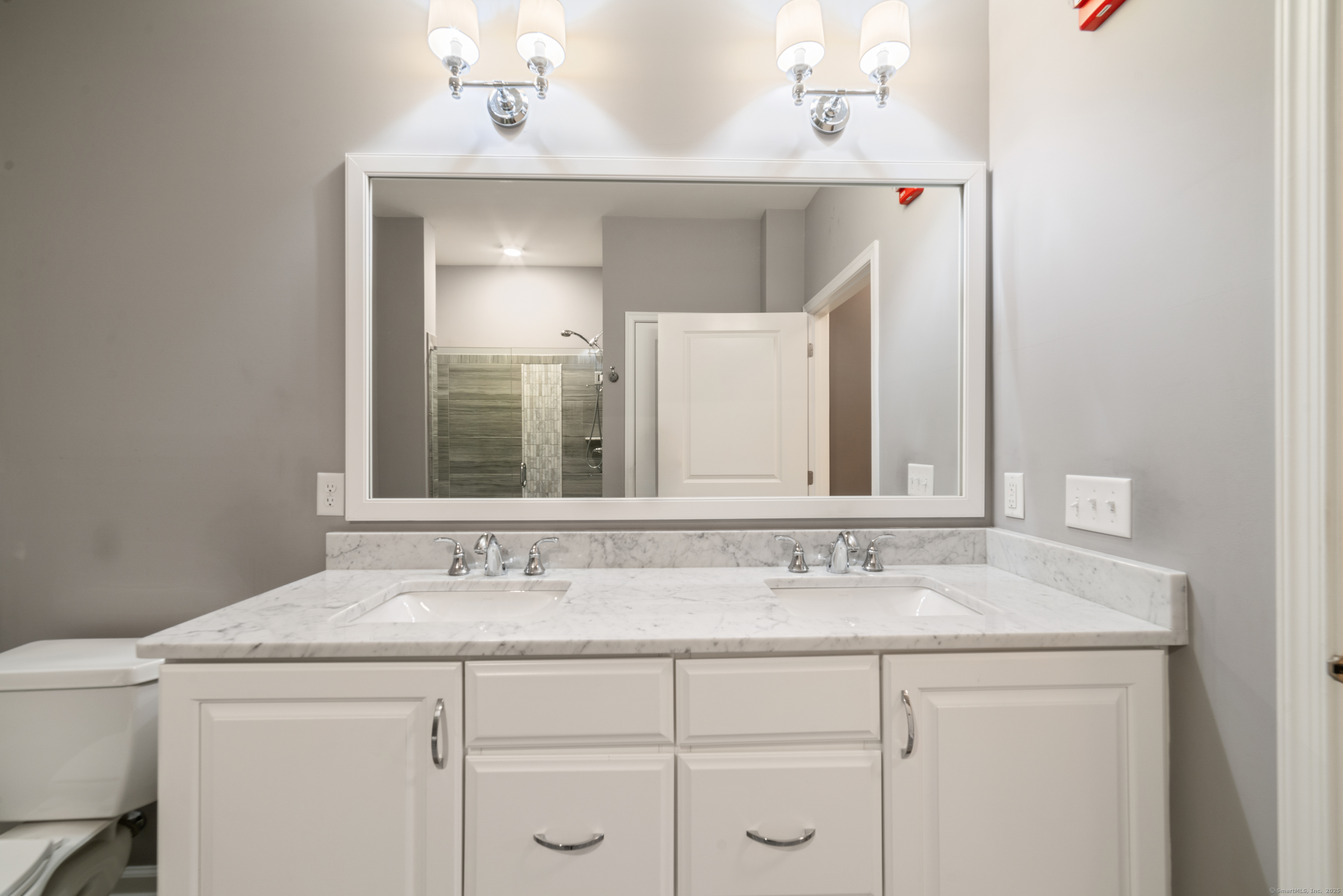 802 Center Meadow Lane #802, Danbury, Connecticut image 18
