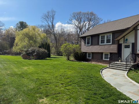 Tiny photo for 6 Yankee Peddler Path, Madison, CT 06443 (MLS # 24168790)