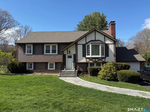 Photo of 6 Yankee Peddler Path, Madison, CT 06443 (MLS # 24168790)