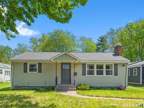 Homes For Sale - 152 Somerset Street<br/> Hartford County, West Hartford, CT 06110