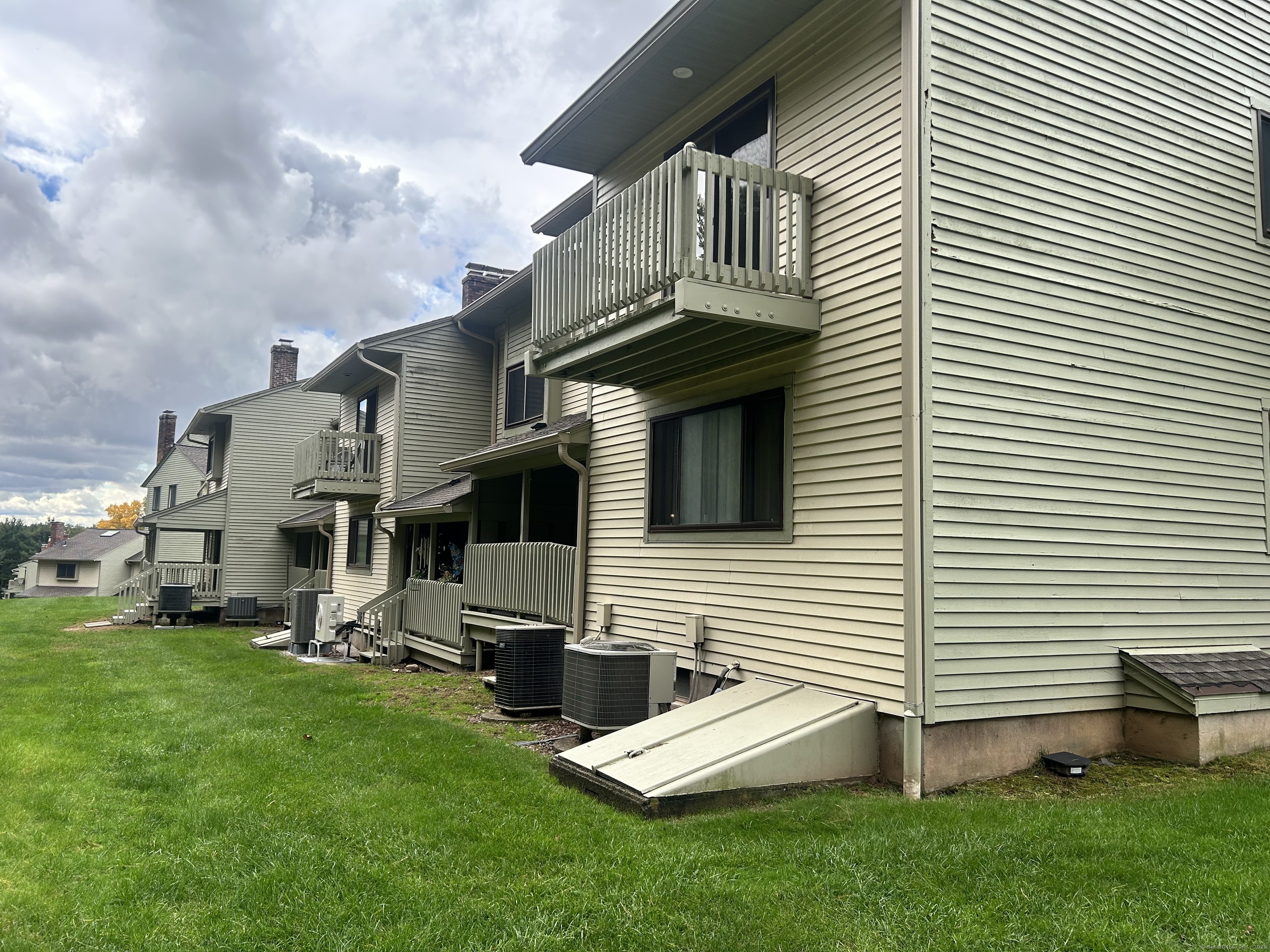 1102 Summer Hill Drive 1102