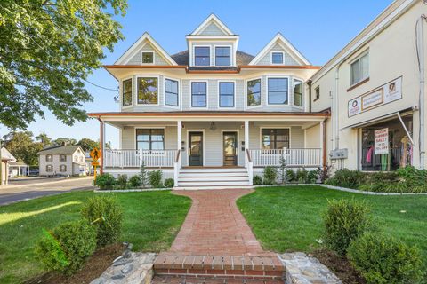 Photo of 31 East Avenue #37-1, New Canaan, CT 06840 (MLS # 24136342)