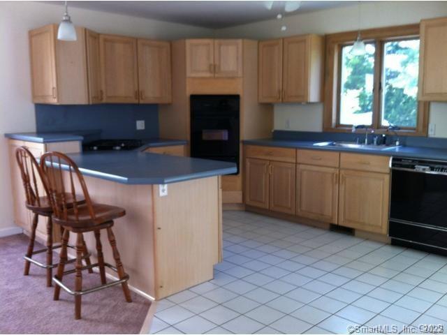 Rental Property at 68 Rippowam Road, Stamford, Connecticut - Bedrooms: 3 
Bathrooms: 3 
Rooms: 6  - $4,300 MO.