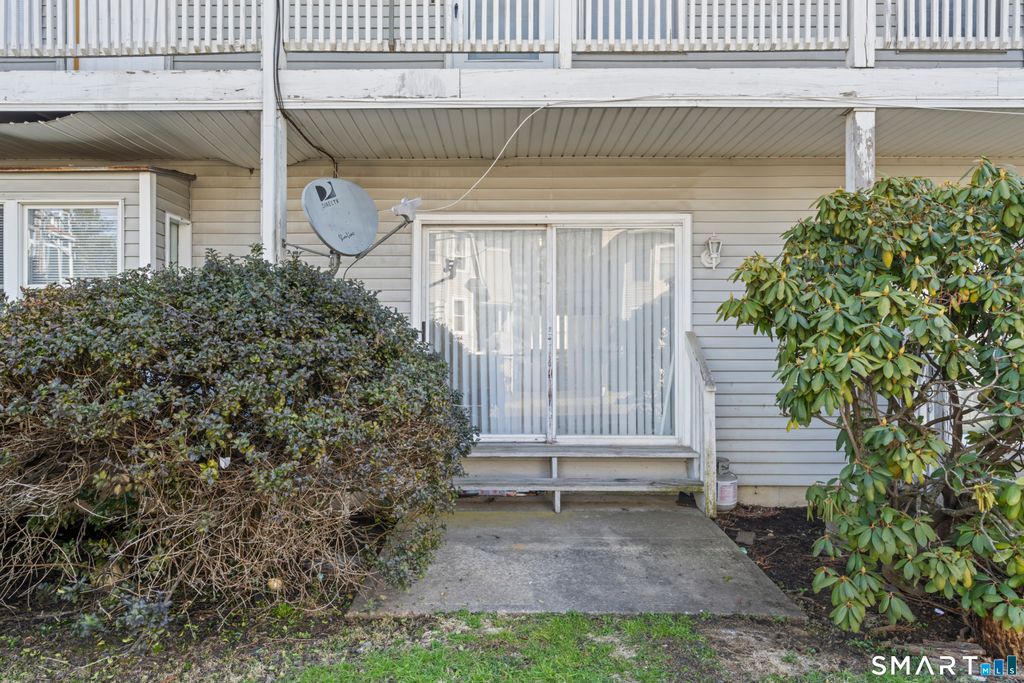 Photo of 186 Stillwater Avenue #APT 115, Stamford, CT 06902 (MLS # 24158713)