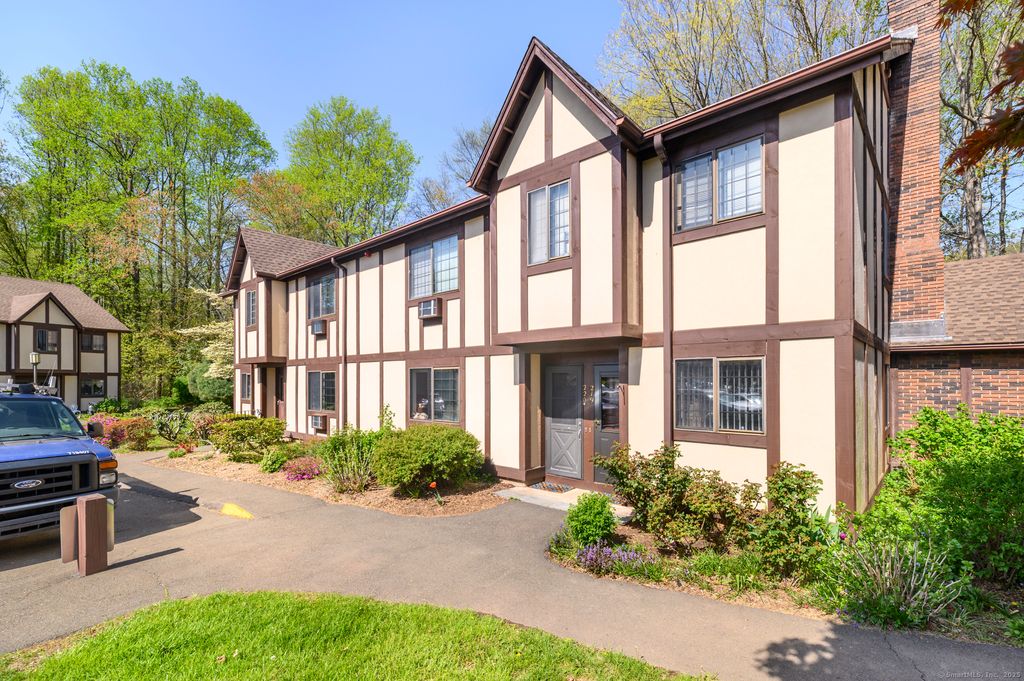 Photo of 217 Foxwood Lane #217, Milford, CT 06461 (MLS # 24143422)