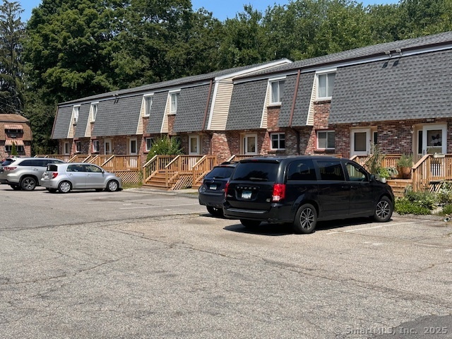 231 Boston Post Road 17