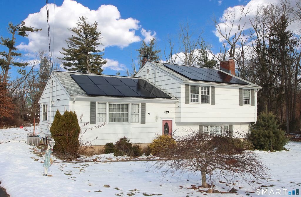 Photo of 384 Middletown Avenue, North Haven, CT 06473 (MLS # 24146614)