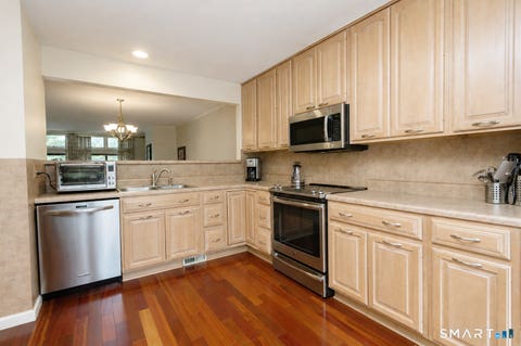 Tiny photo for 6 Stratford Park #6, Bloomfield, CT 06002 (MLS # 24197759)