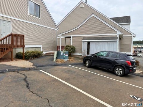 Condo For Rent - 1690 Dixwell Avenue #B3<br/> Hamden, CT 06514