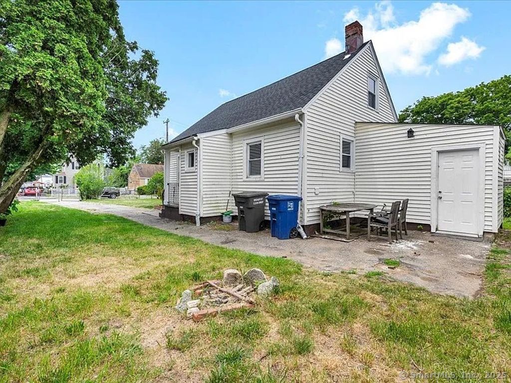 Photo of 182 Trumbull Avenue, Bridgeport, CT 06606 (MLS # 24132931)