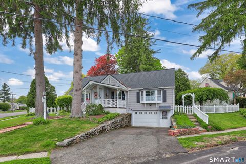 Photo of 214 N Hoadley Street, Naugatuck, CT 06770 (MLS # 24174029)