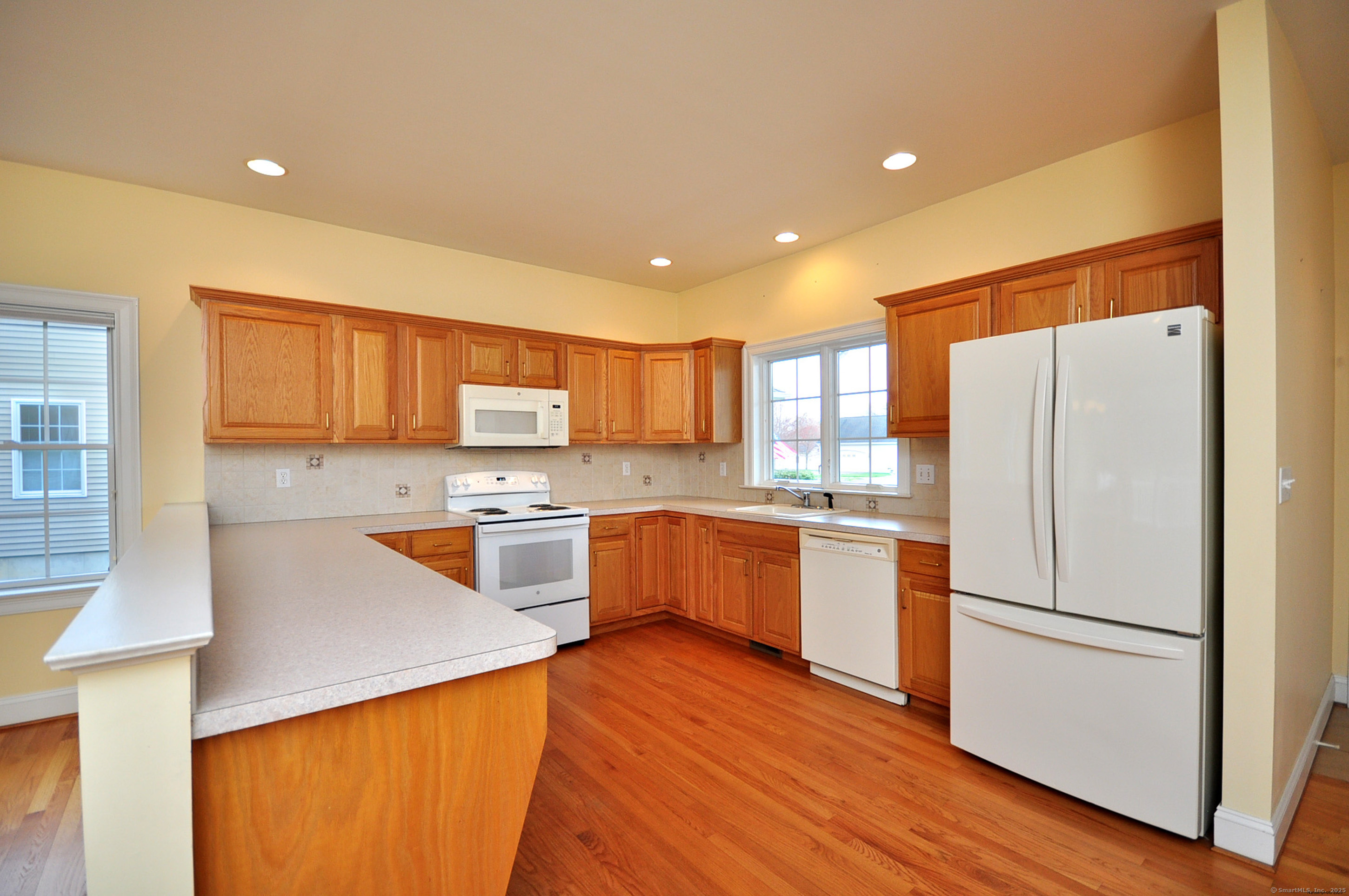 81 Hunt Glen Drive #81, Granby, Connecticut image 5