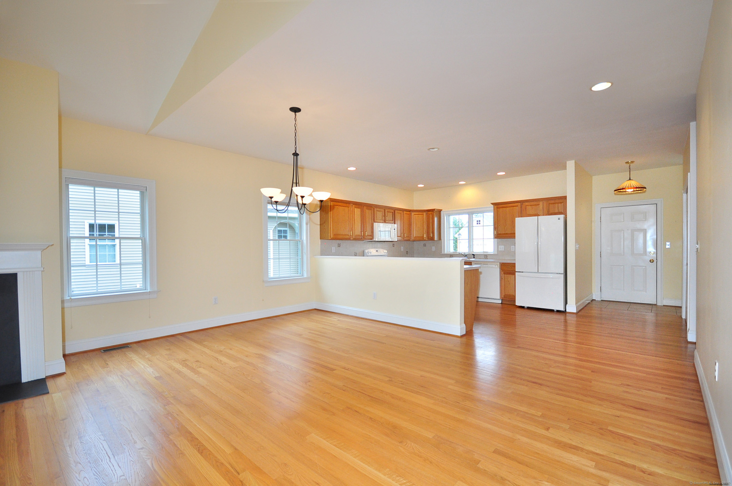 81 Hunt Glen Drive #81, Granby, Connecticut image 8