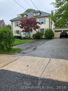 Brooklawn Avenue, Bridgeport, Connecticut - 7 Bedrooms  
5 Bathrooms  
10 Rooms - 
