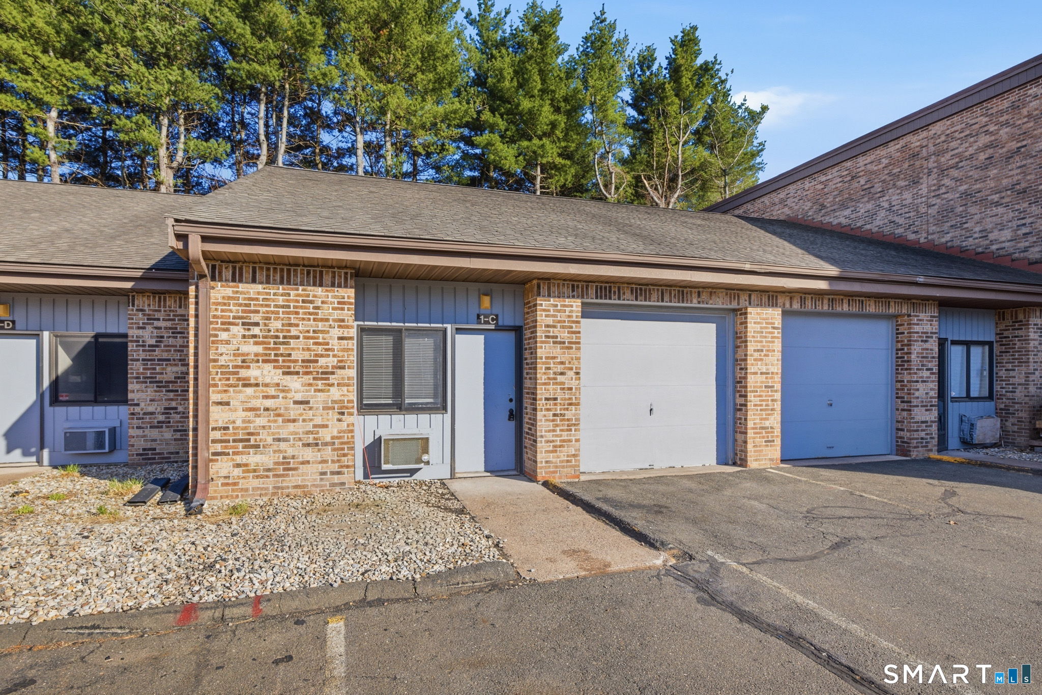 400 Chapel Road 1C