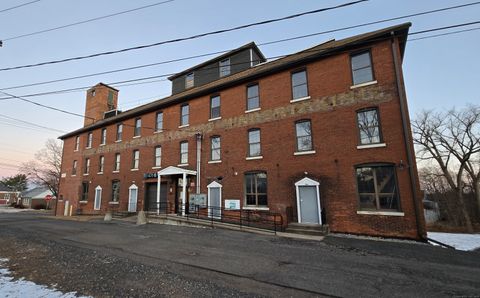 35 Oakland Street Manchester CT 06042