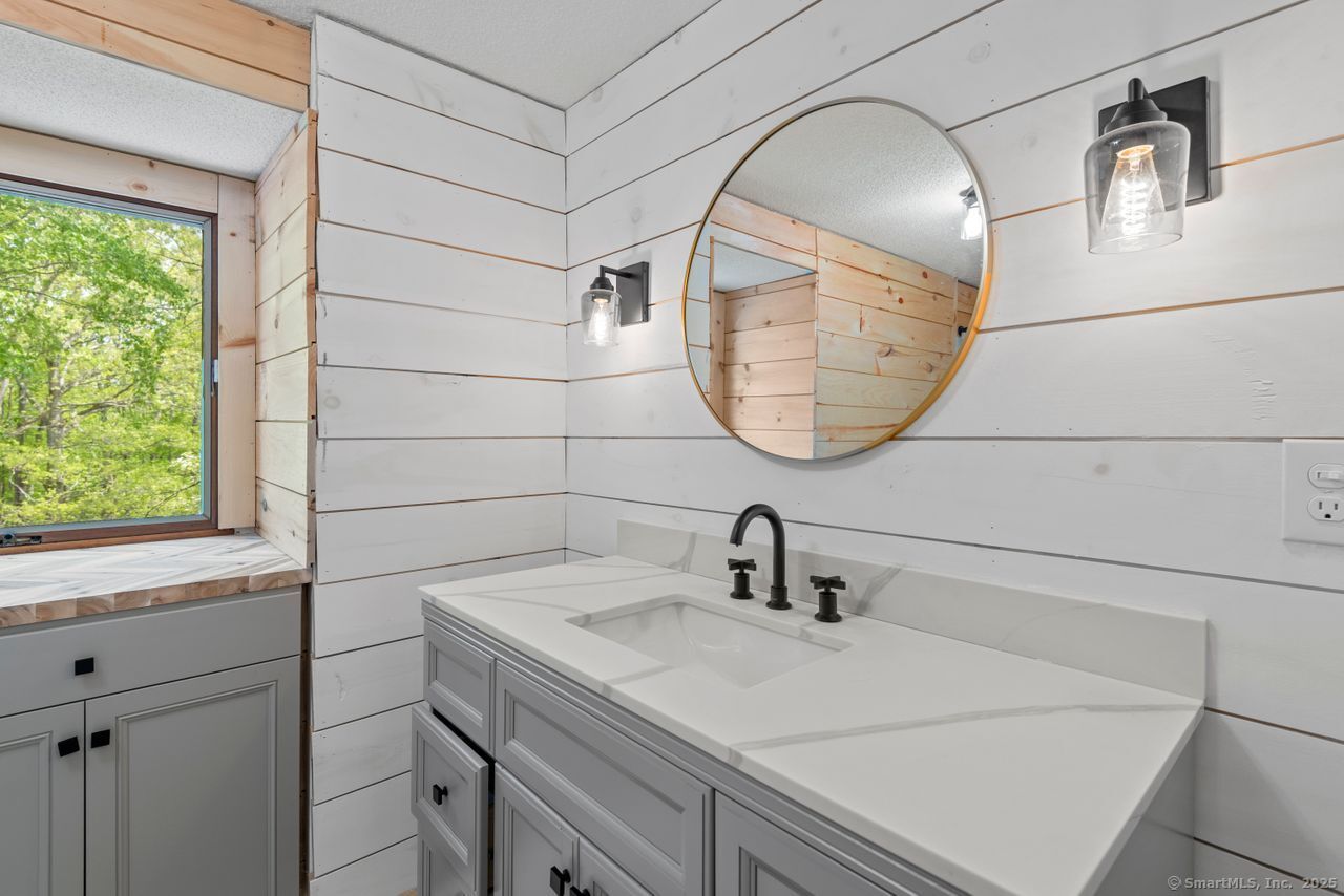 279 Ridge Hill Road, Montville, Connecticut image 18