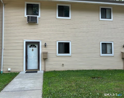 Photo of 38 Sutton Place #38, Bloomfield, CT 06002 (MLS # 24190479)