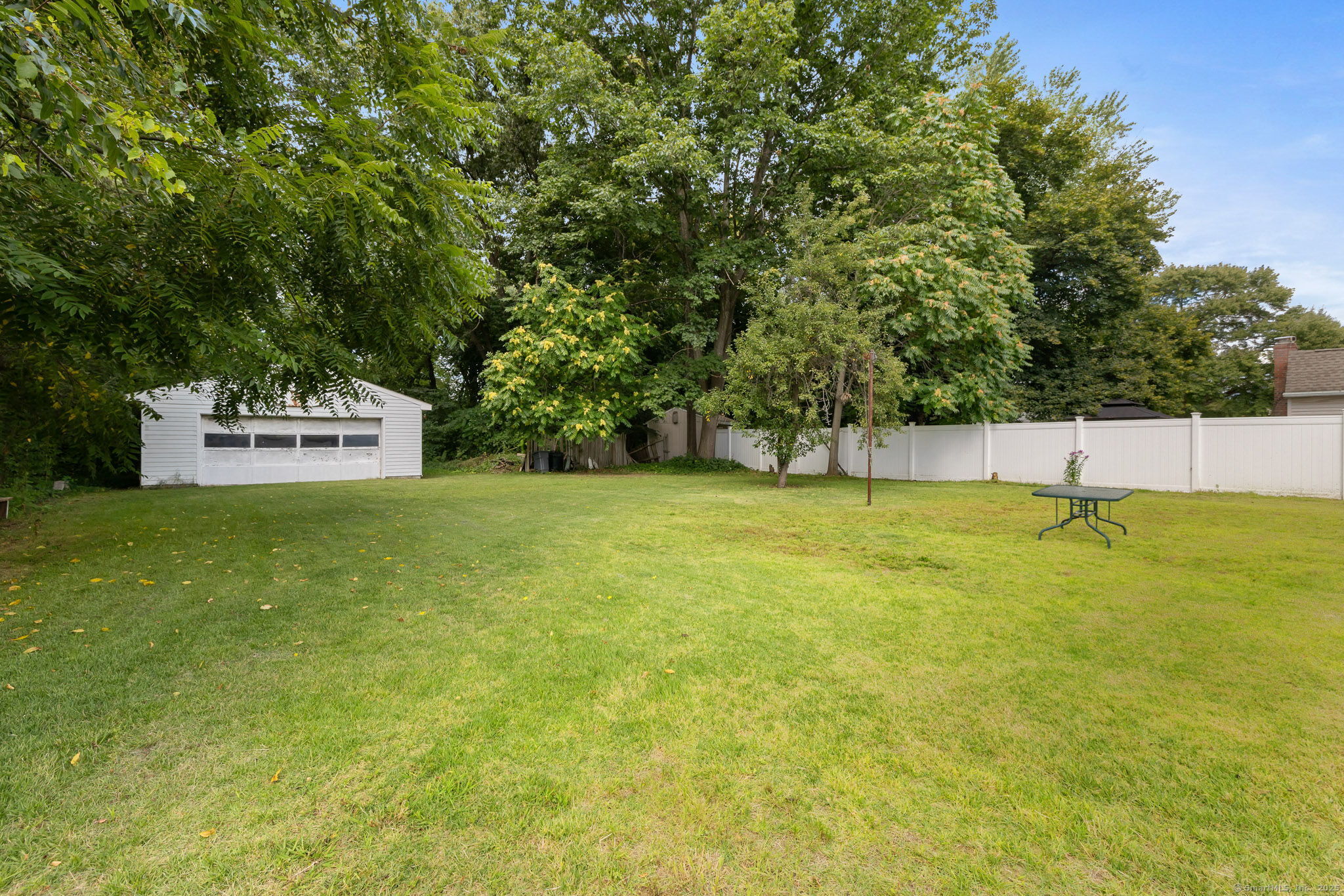 Windsor Locks, Connecticut 06096, United States, 3 Bedrooms Bedrooms, ,2 BathroomsBathrooms,Residential,Pending,199977