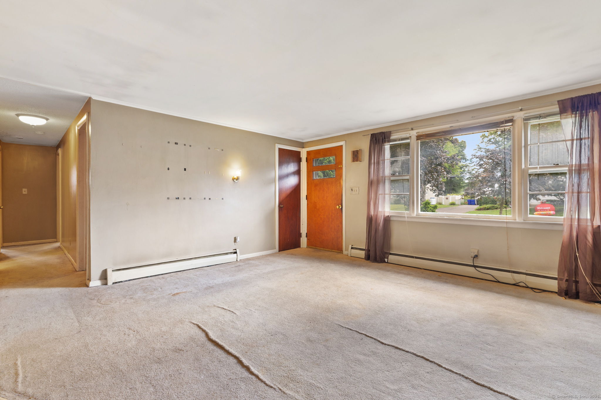 Windsor Locks, Connecticut 06096, United States, 3 Bedrooms Bedrooms, ,2 BathroomsBathrooms,Residential,Pending,199977