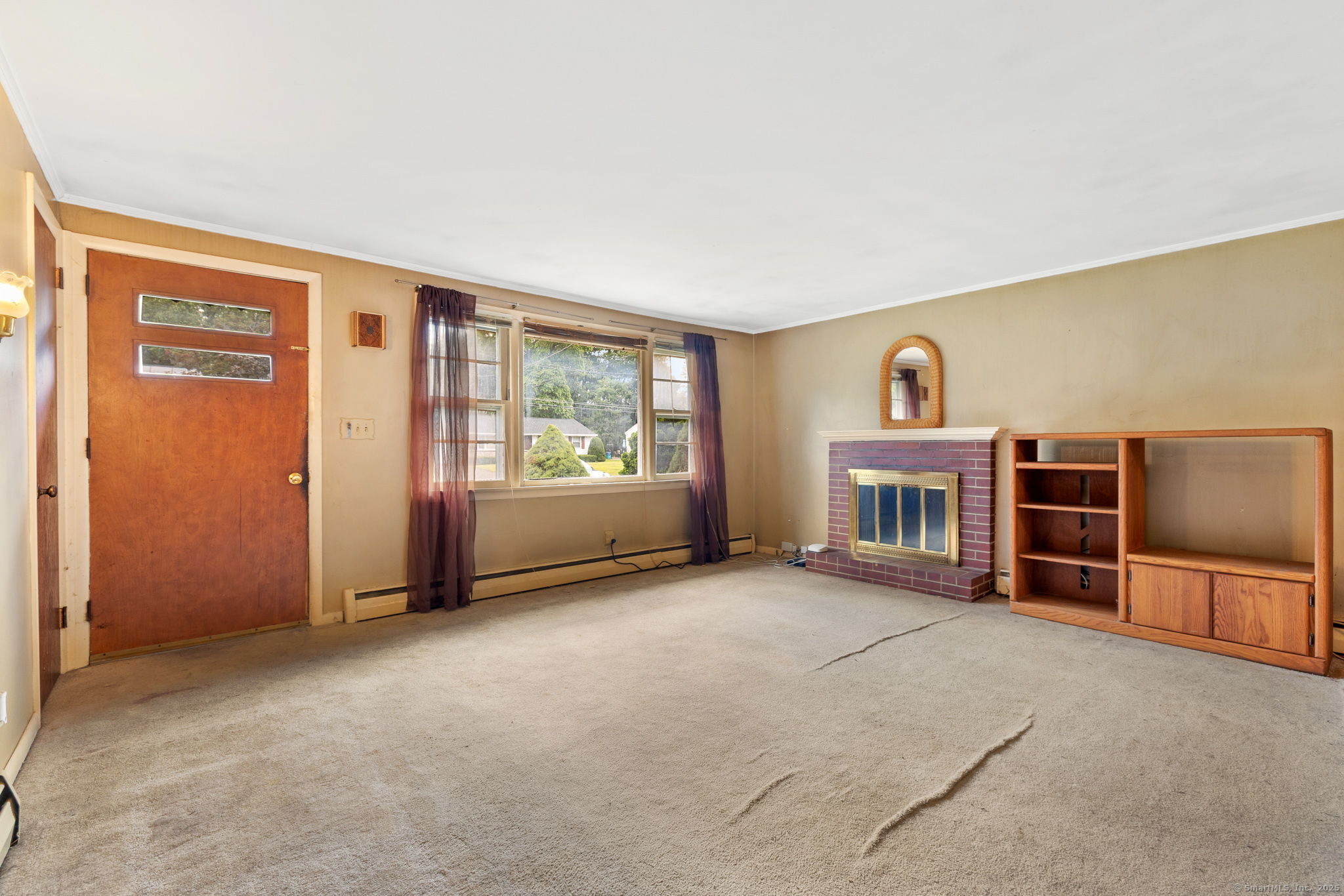 Windsor Locks, Connecticut 06096, United States, 3 Bedrooms Bedrooms, ,2 BathroomsBathrooms,Residential,Pending,199977