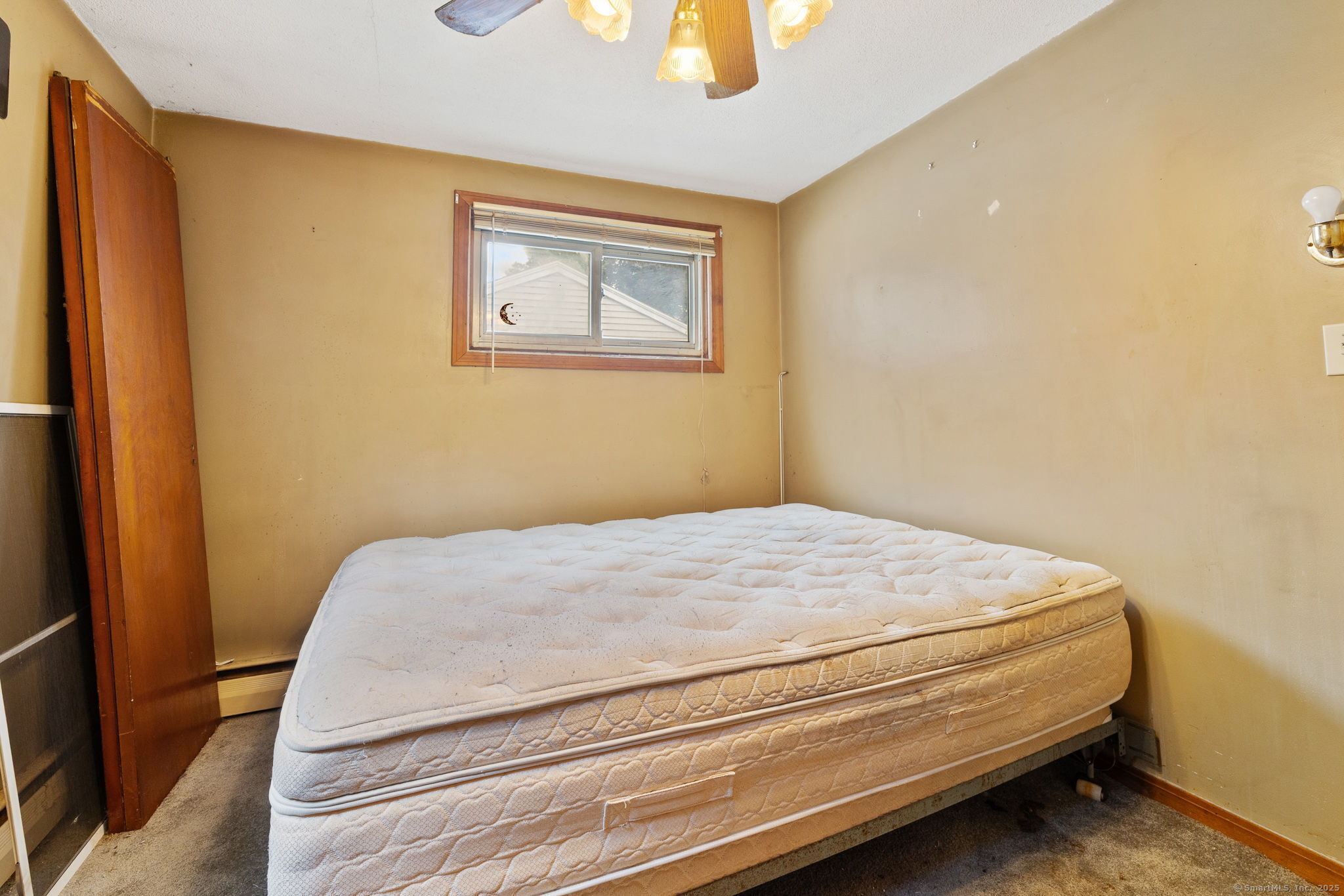 Windsor Locks, Connecticut 06096, United States, 3 Bedrooms Bedrooms, ,2 BathroomsBathrooms,Residential,Pending,199977