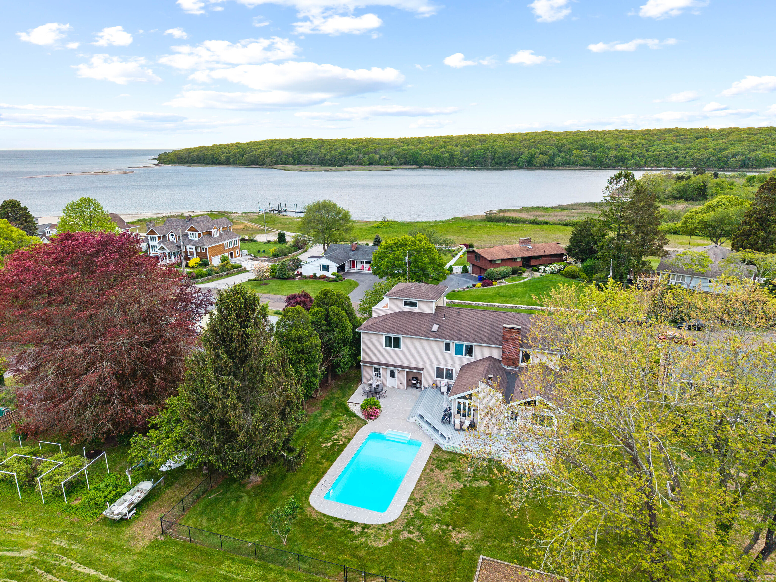 Property for Sale at Neptune Drive, Groton, Connecticut - Bedrooms: 5 
Bathrooms: 5 
Rooms: 12  - $1,325,000