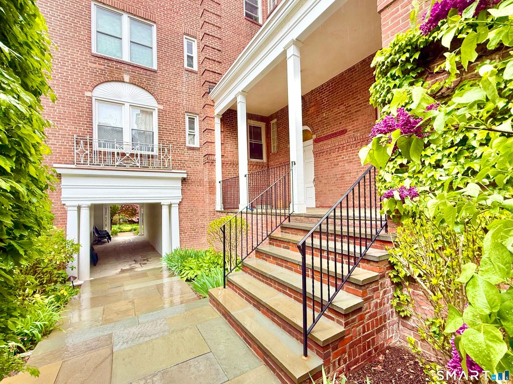 Photo of 70 Strawberry Hill Avenue #3-2D, Stamford, CT 06901 (MLS # 24170104)