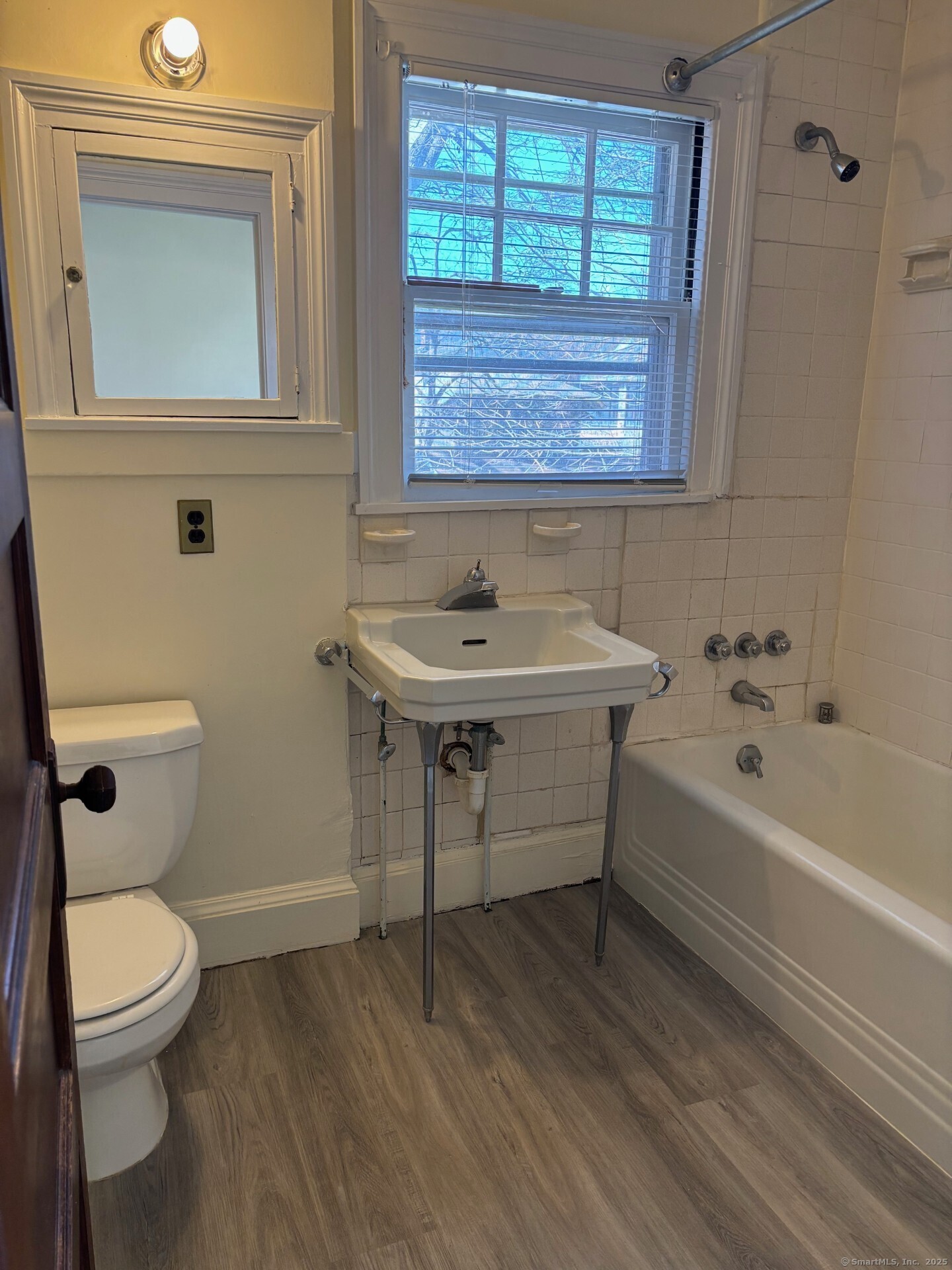 Greenwich, Connecticut 06830, United States, 2 Bedrooms Bedrooms, ,1 BathroomBathrooms,Residential,Active,79518