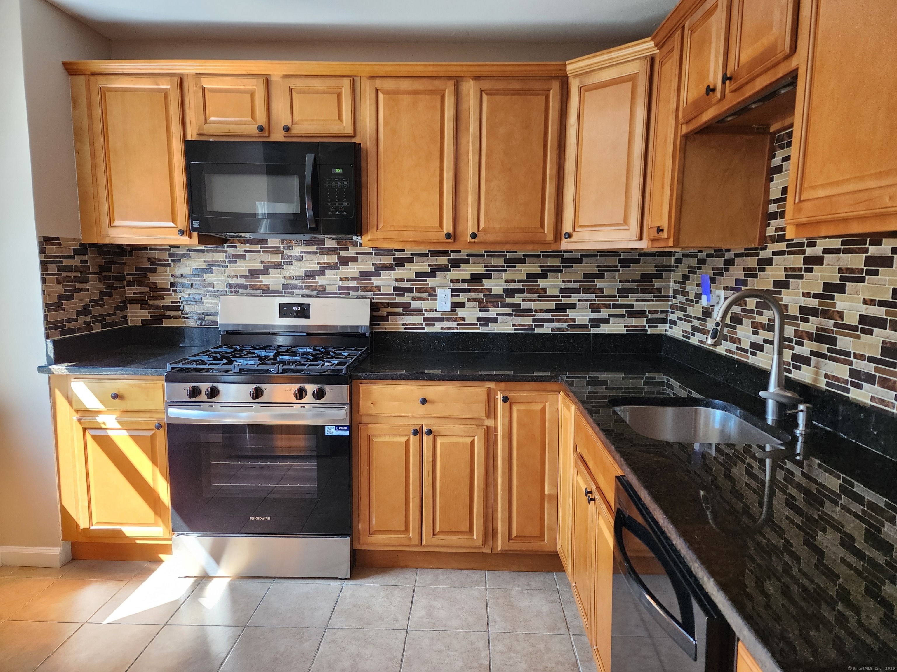 71 Strawberry Hill Avenue APT 1116