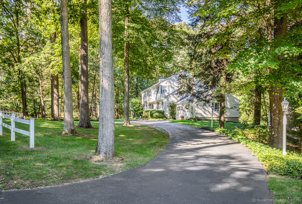 3 Blue Trail Drive, Woodbridge, Connecticut image 3